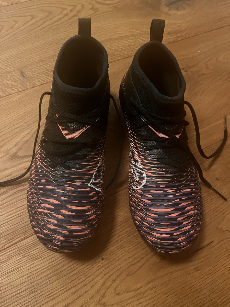 Puma Scarpe per ragazzi: Fussballschuhe Puma Future schwarz Gr. 43 neuwertig – Usato da Bubikon venduto da Beat035 2