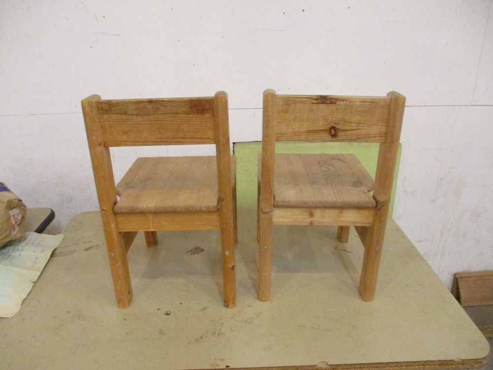 2 Kinderstühle aus masifen Holz mit Rückenlehne Kaufen auf Ricardo