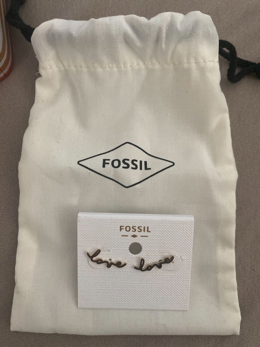 Fossil Orecchini pendenti & Orecchini a lobo: Fossil boucles d’oreilles Neuves – Nuovo e nell'imballaggio originale da Delémont venduto da Ma_LoU.01