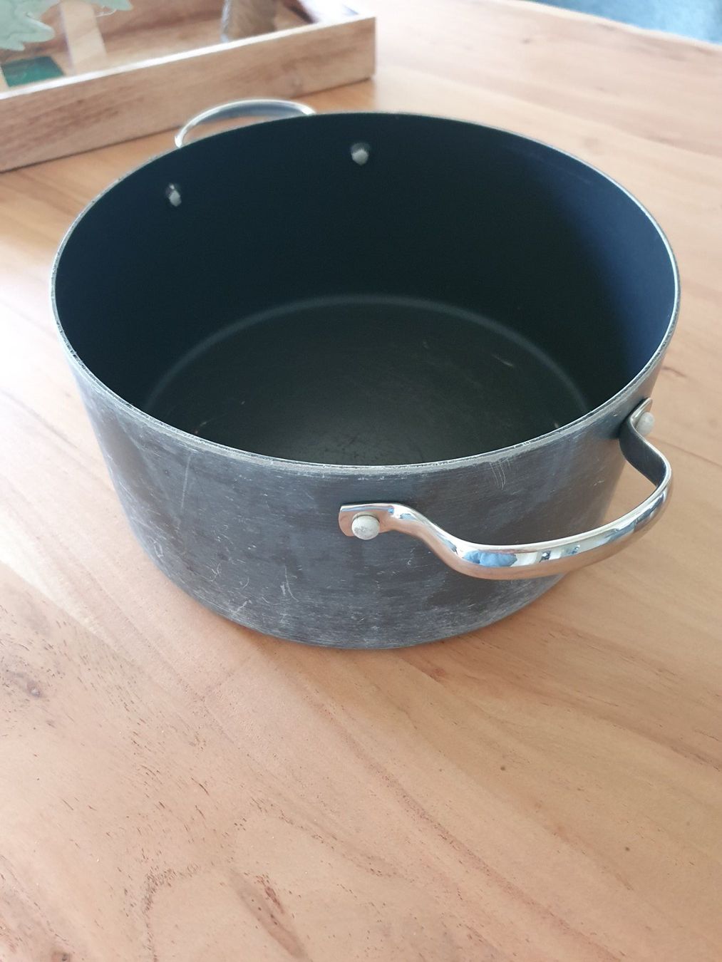 Pentole: Gebrauchter Kochtopf mit Deckel 24.5 cm Durchmesser – Usato da Zürich venduto da car_h899 2