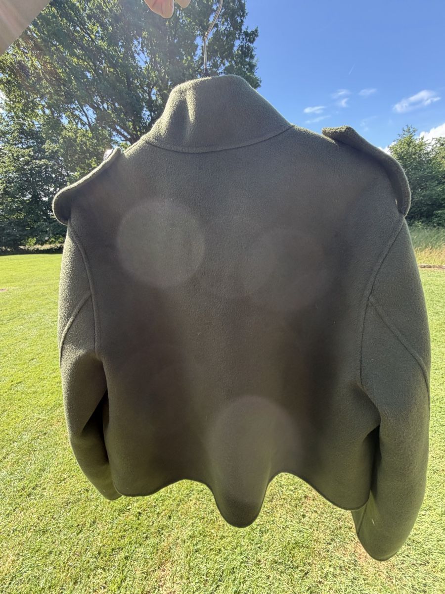 Maje Giacche: Maje Button-Embellished Wool Jacke – Nuovo (secondo la descrizione) da Küsnacht ZH venduto da lyd_8mmf 1