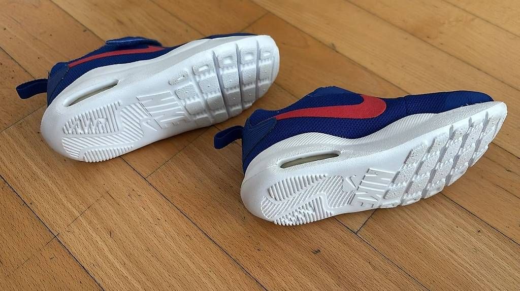 Nike Scarpe per ragazzi: Nike Air 26 Sneaker Kinder Schuhe – Usato da Herisau venduto da Ausserrhodner 1