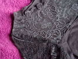 T-shirt noir avec dentelle taille S marque H&M 95% coton