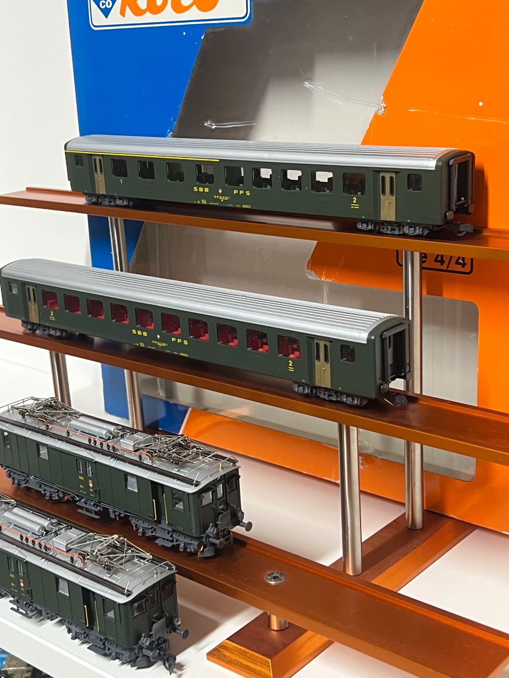 Roco Modellini di ferrovie: Roco 43024 SBB-SET  De 4/4  H0 DC Analog – Nuovo (secondo la descrizione) da Geroldswil venduto da TopTrain54 2