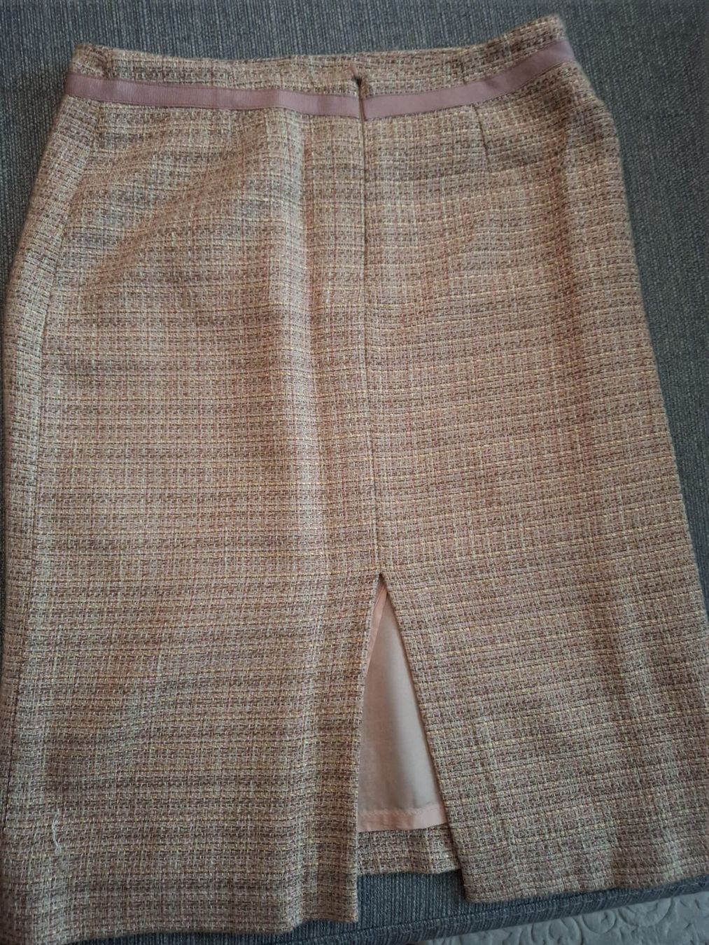 Costumi: Schicker Damen Tweed Kostüm Set Gr. 36 – Usato da Volketswil venduto da ald_2x9b 2