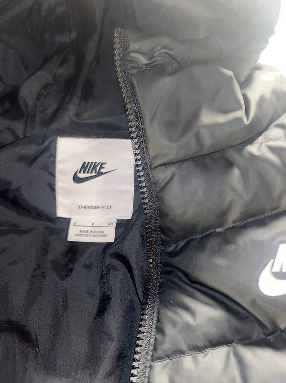 Nike Jacken: Nike Winterjacke Grösse S – Gebraucht aus Rickenbach SZ von nad_dx8r 3