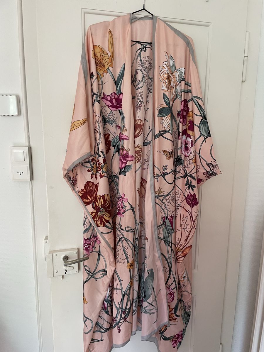 Kimono: Seiden Kimono Einzelstück – Nuovo (secondo la descrizione) da Zürich venduto da cosmic_mariposa 1