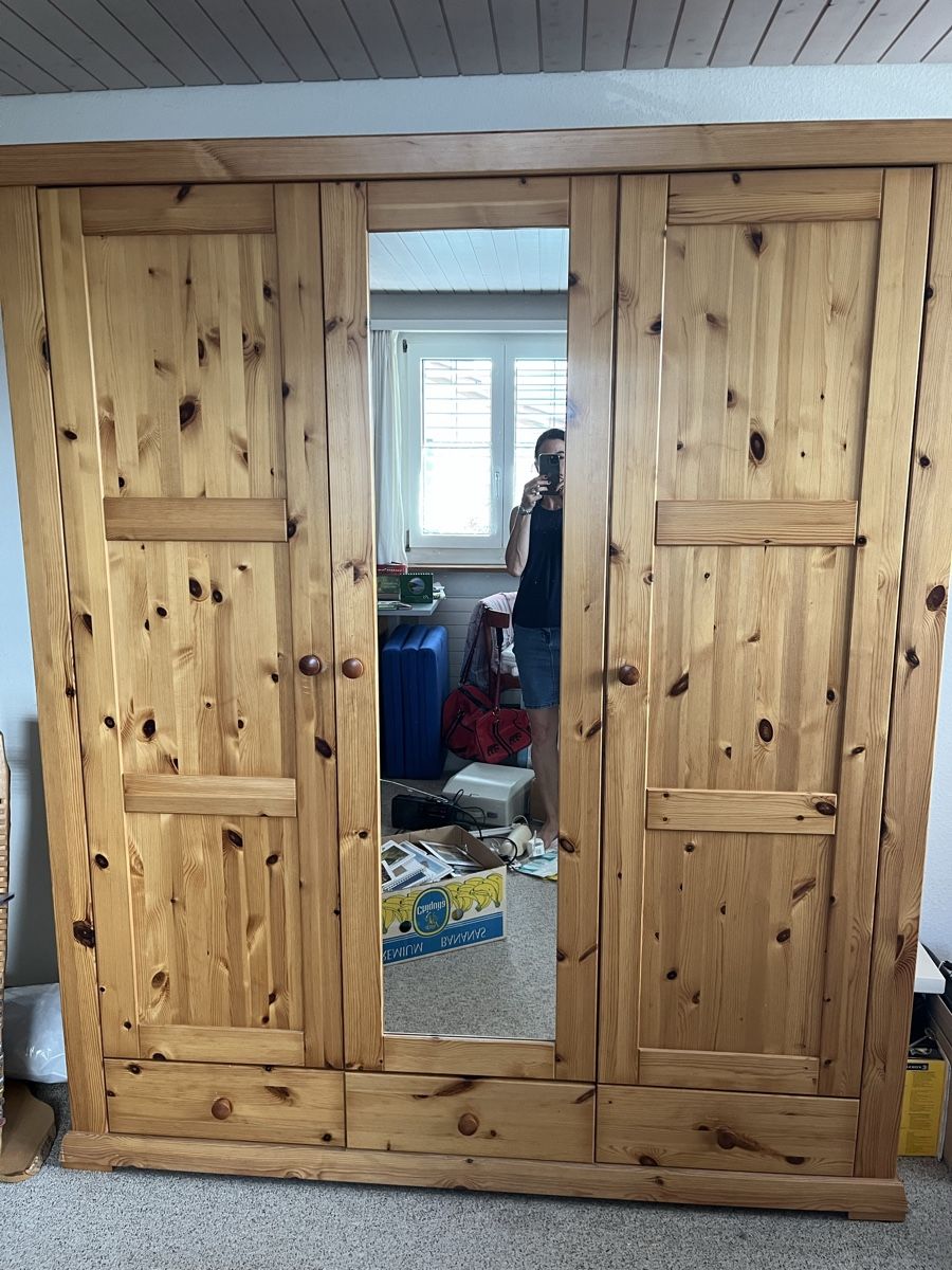 Armoires: Schrank – D'occasion à Burgdorf par gab_bf55 1