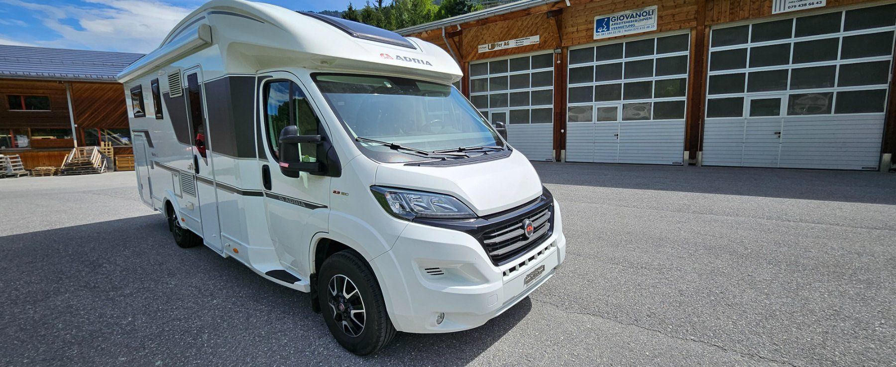 Adria Veicoli da campeggio: Zu Verkaufen Adria Wohnmobil – Usato da Savognin venduto da Lucar1961