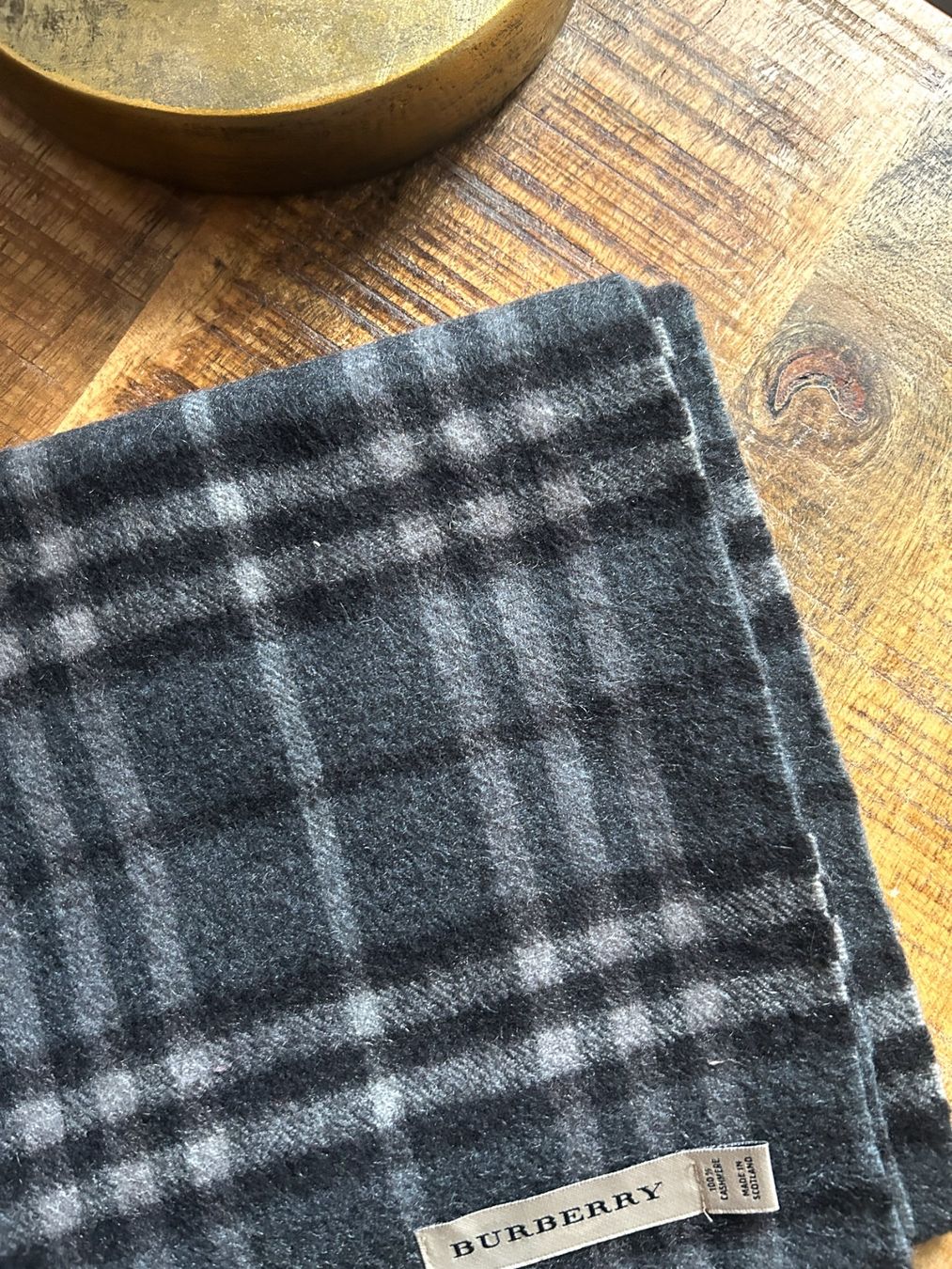 Burberry Foulard & Sciarpe: Burberry 100% Cashmere Schal – Usato da Illnau venduto da Monkky 3