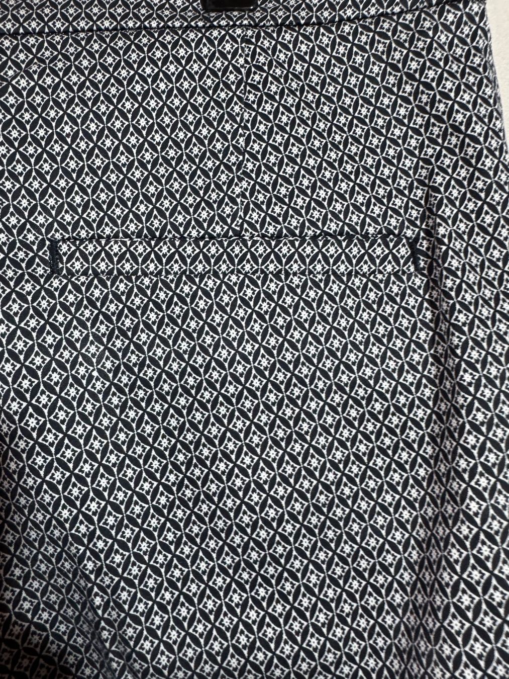H&M Pantaloni: Gemusterte Stoffhose von H&M Gr. 40 – Usato da Grosswangen venduto da SALE_SALE_SALE 5