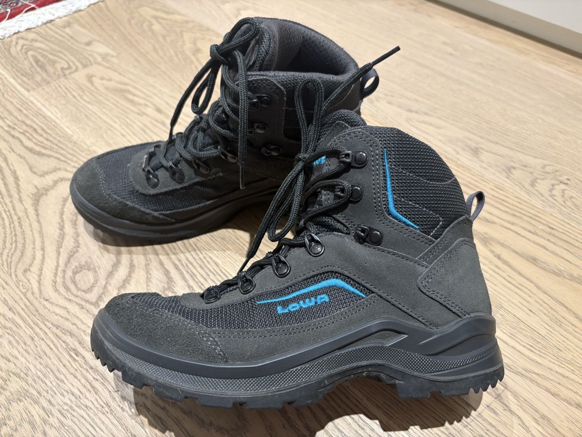 Lowa Herrenschuhe: Wanderschuhe Lowa 37.5 NEU – Neu (gemäss Beschreibung) aus Baar von El.bee 1