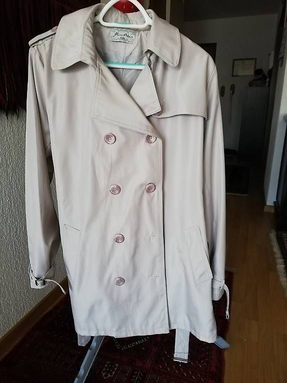 Cappotti: Damen Trenchcoat Hell-Beige – Usato da Ostermundigen venduto da makra48 3