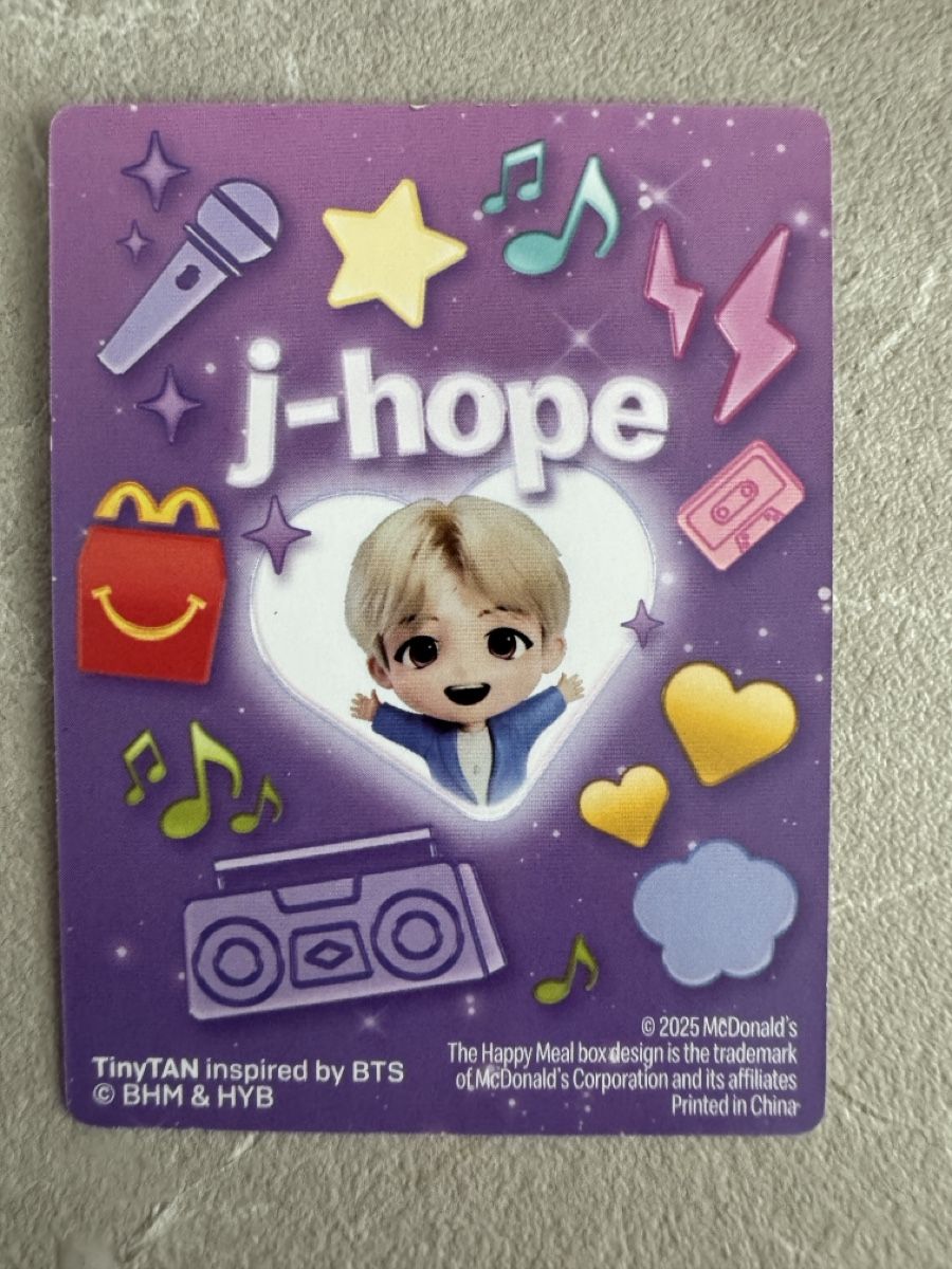 Mc Donald's Figurines: 🔥 BTS x McDonalds J-Hope - NEU & Originalverpackt – Neuf avec emballage d'origine à Sins par sum_lv6d 3