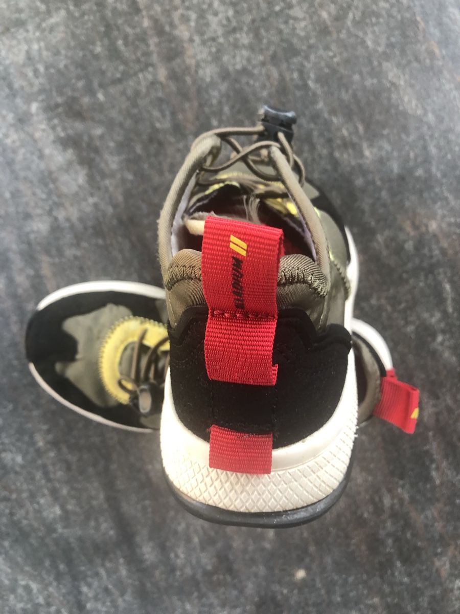Scarpe per ragazzi: Kinder Freizeitschuhe – Usato da Solothurn venduto da galinka 2