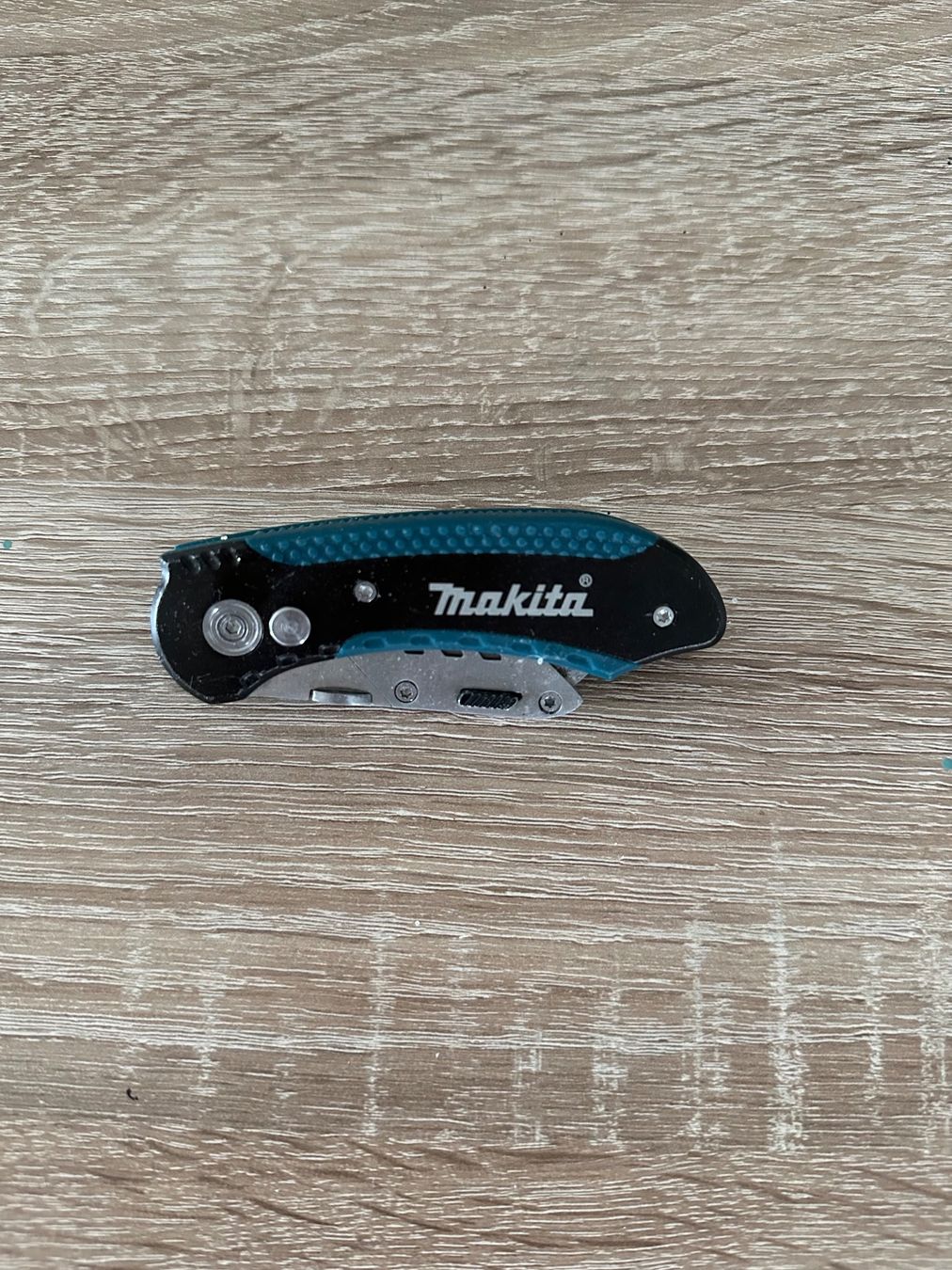 Makita Tutti gli attrezzi: Cutter Makita – Usato da Hauterive NE venduto da FW7-TECH 2