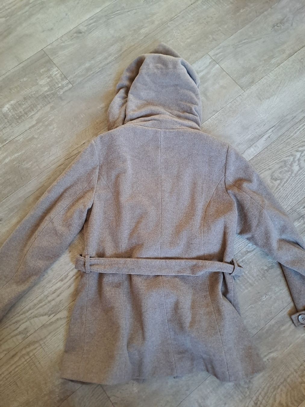 Giacche: Jacke mit Kapuze, Grösse L, Chicoree – Usato da Rickenbach LU venduto da bishiida 4