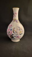 Handbemalte Porzellanvase Vogelmotiv
