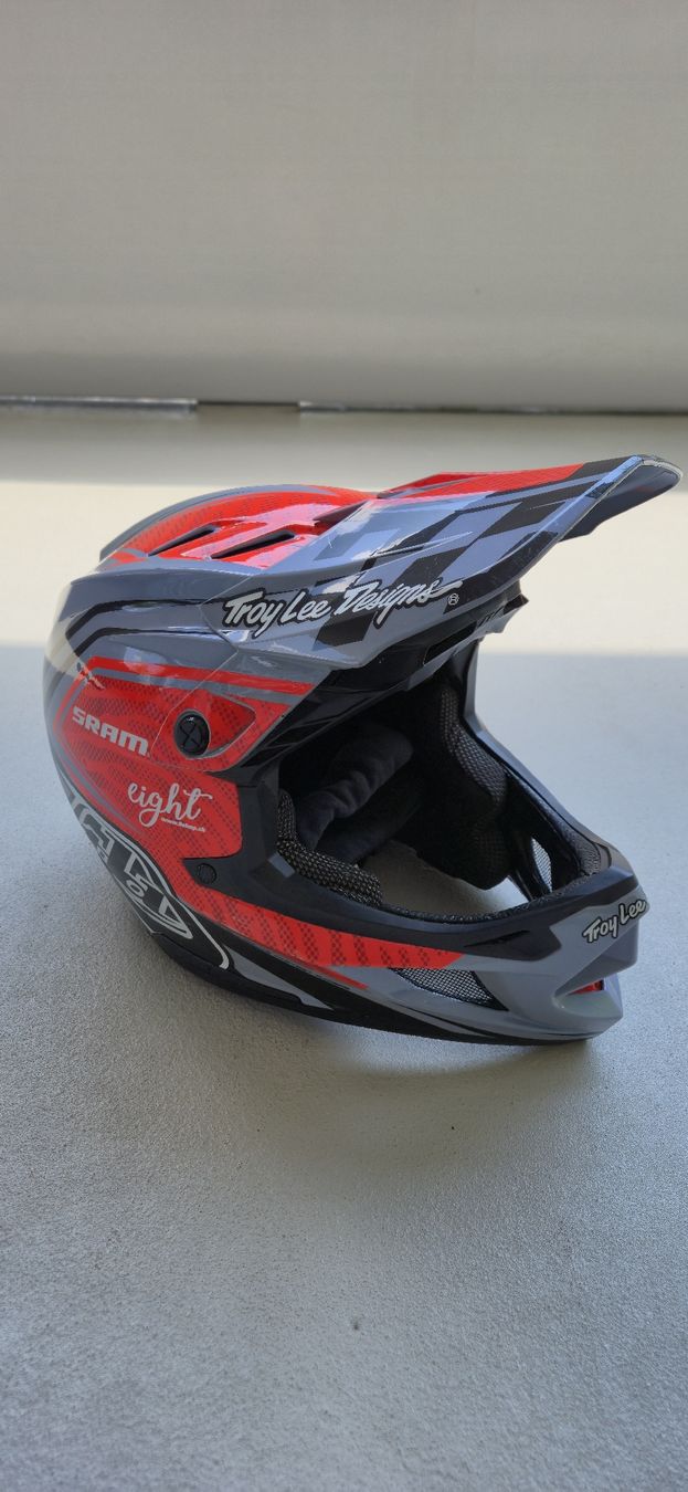 Troy Lee Helme: Casque troylee D4 carbone – Gebraucht aus Cheseaux-Lausanne von stevo85