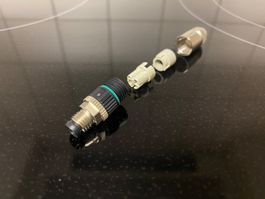 M8 Stecker