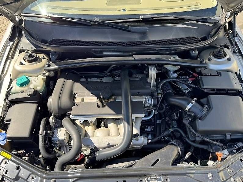 Automobili: Volvo V70 2.5 20V T 210 Move AWD – Usato da Langenthal venduto da Goergens10 5