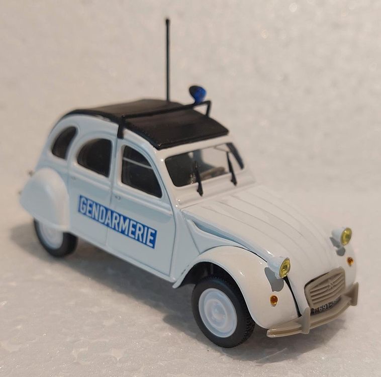 Modèle Réduit Citroën 2CV6 Police 1977 – Norev 1:43 – Occasion – Vert