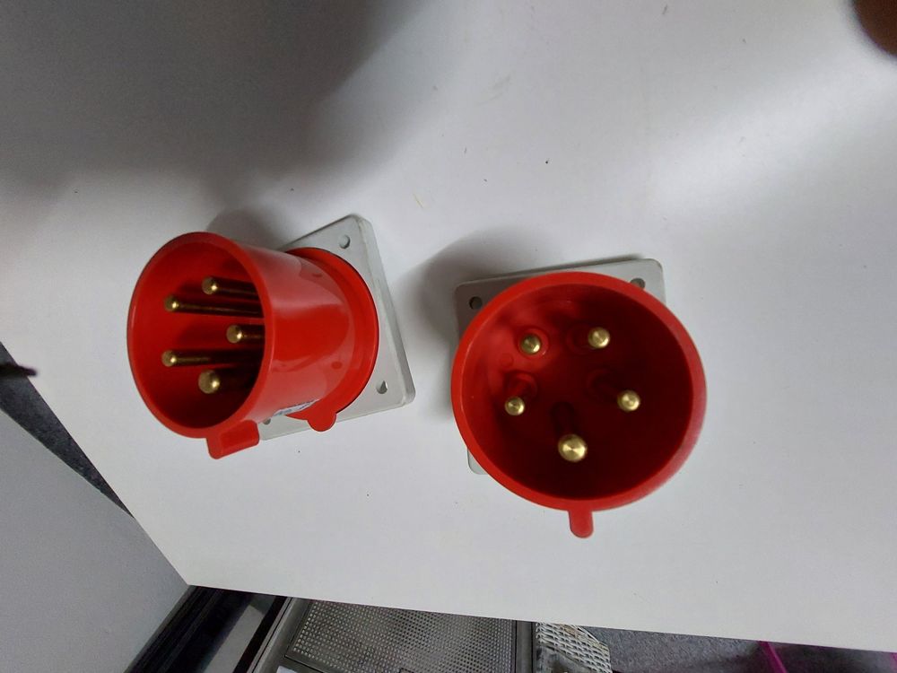 Stecker: 32 A Stecker – Gebraucht aus Regensdorf von Zem002 1