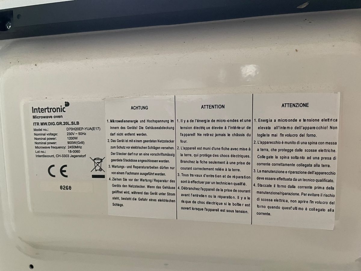 Fours: Micro-ondes – D'occasion à Lausanne par bea_l9bz 1