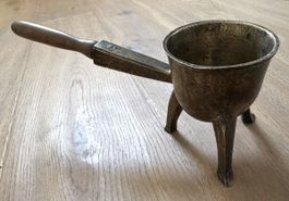 Antikes kleines Dreibeinn Bronze 9.5cm Schmelztiegel Pfanne