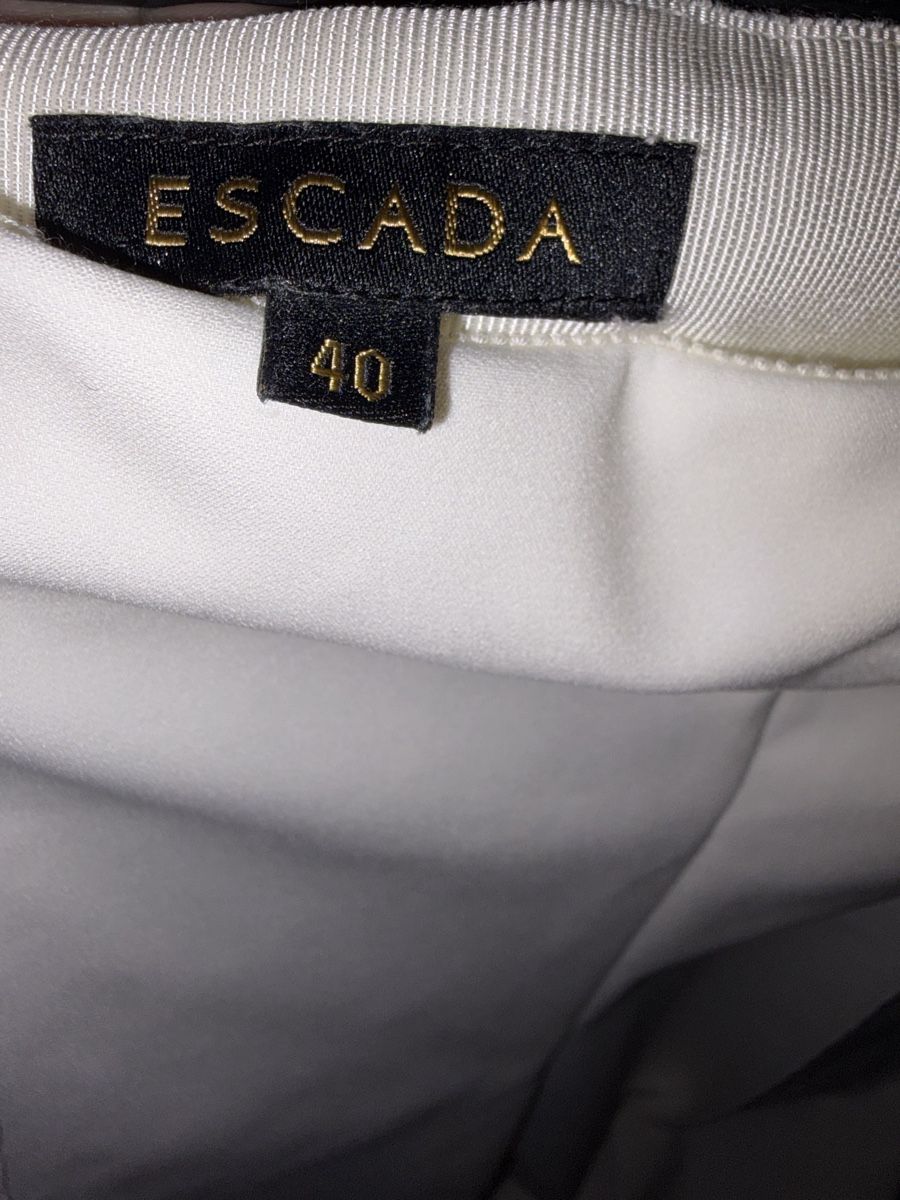 Escada Pantalons: Escada white pants – D'occasion à Crans-Montana par fel_lh7c 1