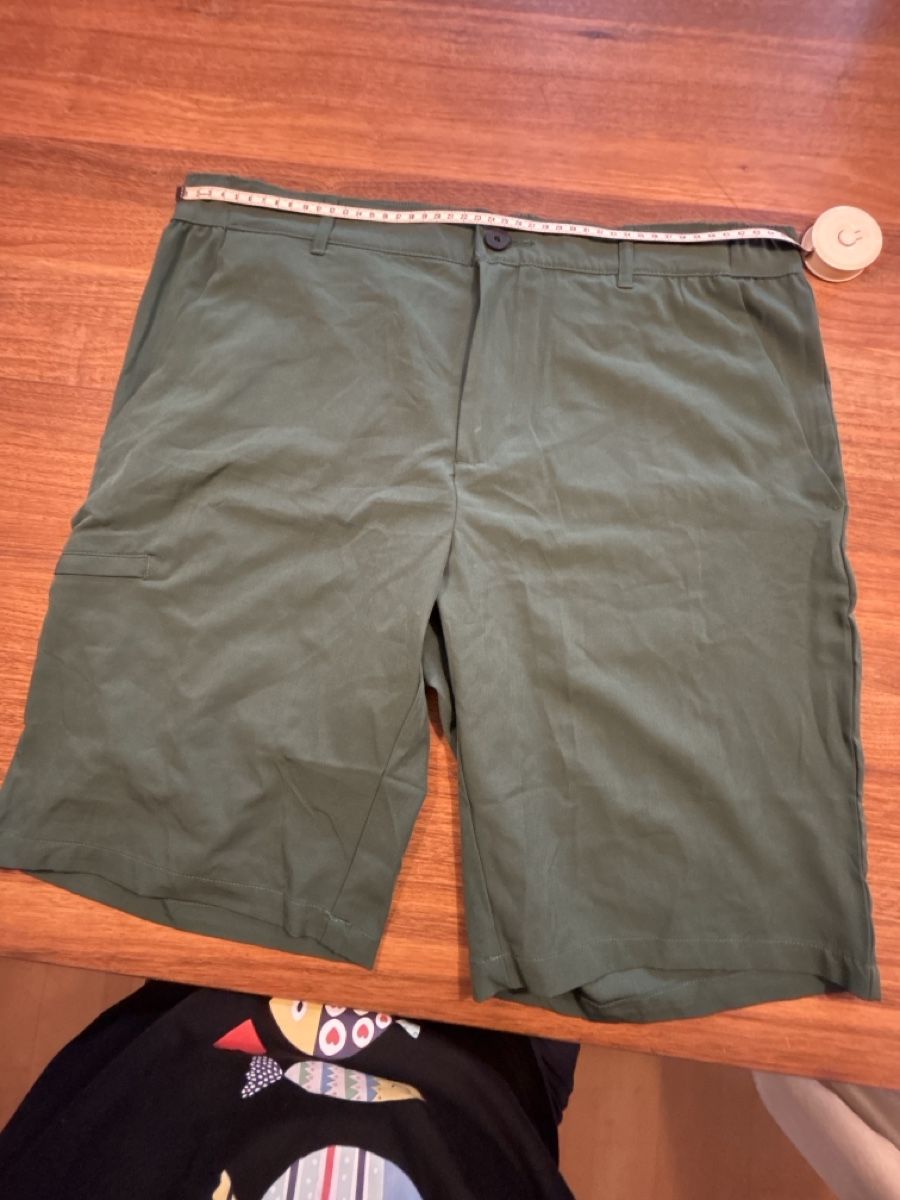 Hosen: Freizeit Hose kurz grün L – Gebraucht aus Kesswil von Branca-01 7