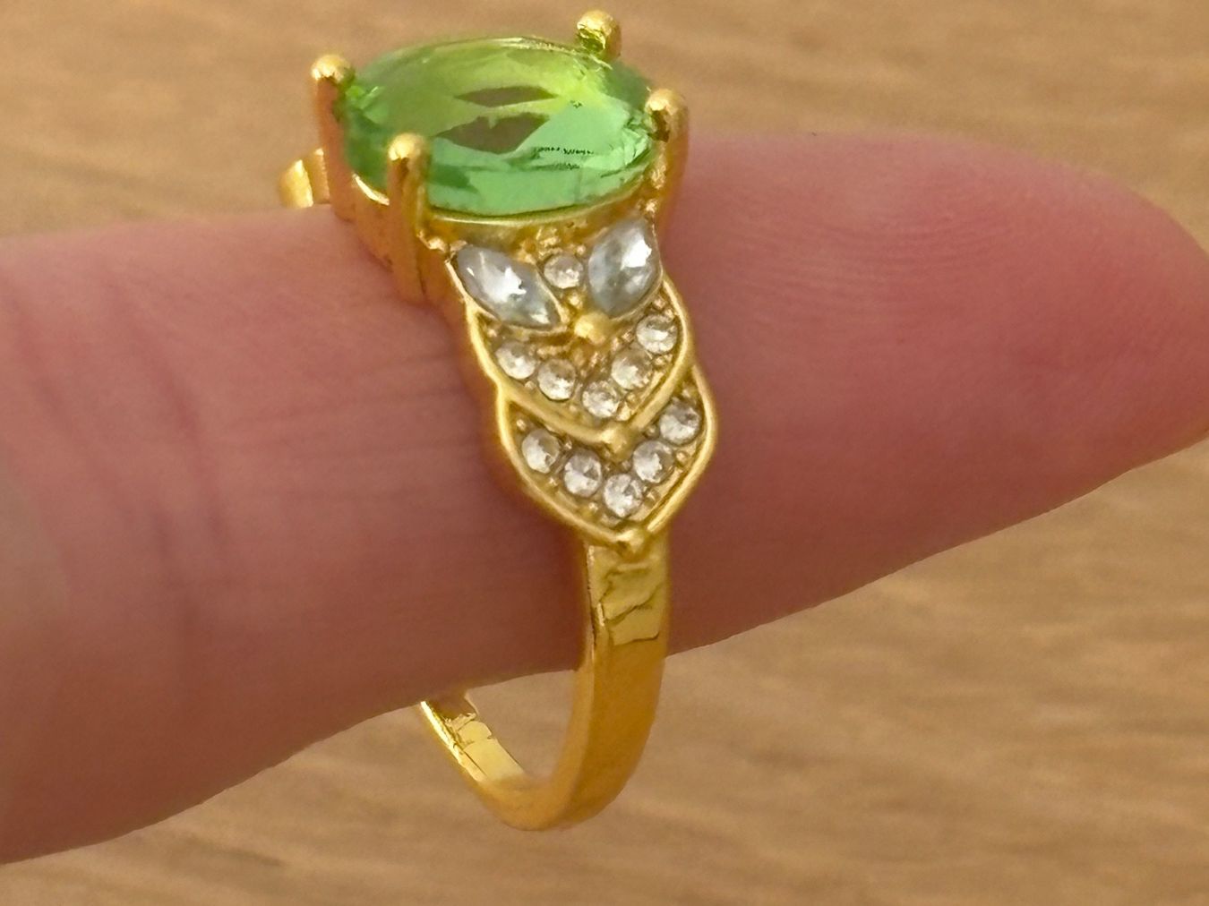 Anelli: Luxus Elegante Gr.19/9 Ring Farbe: Gold /  Grün – Nuovo (secondo la descrizione) da Biel-Bienne venduto da Roserosse13 5