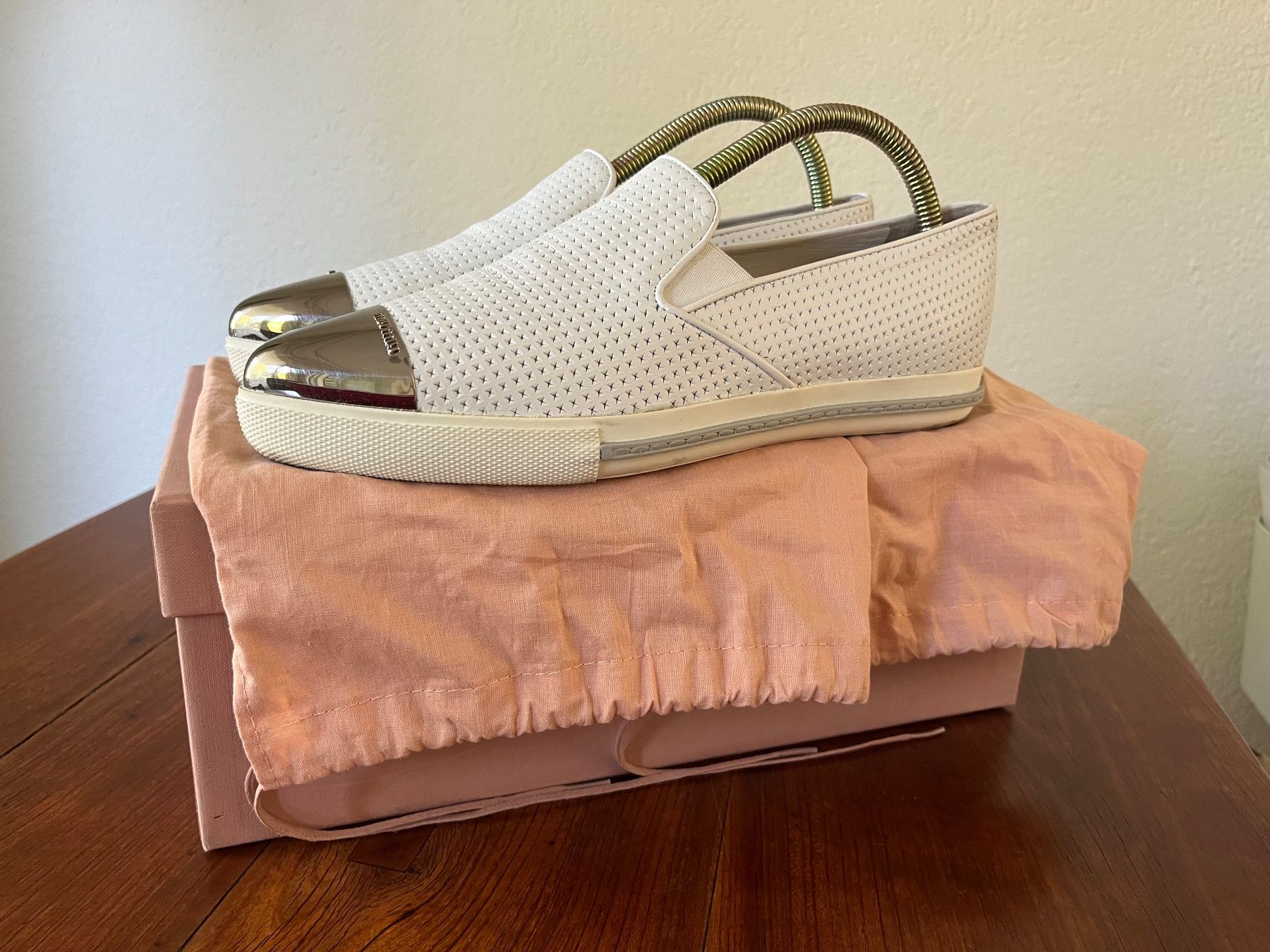 Miu Miu Damenschuhe: Slip-on Sneaker Miu Miu – Gebraucht aus Schliern b. Köniz von gaby_daniela 3
