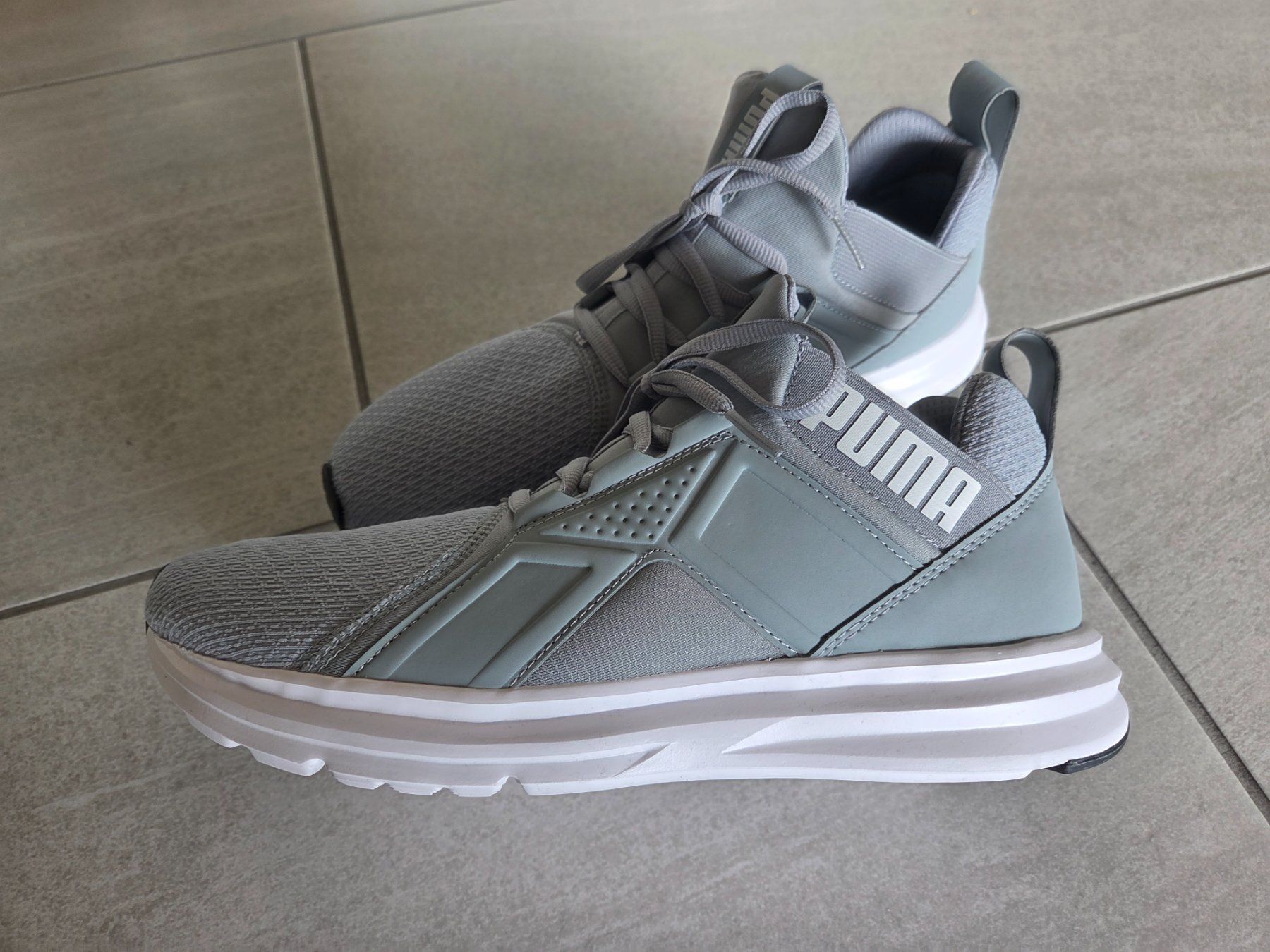 Puma Scarpe da uomo: Puma Sneaker Grau – Gr. 43 – Nuovo (secondo la descrizione) da Hirschthal venduto da blackhawk 1