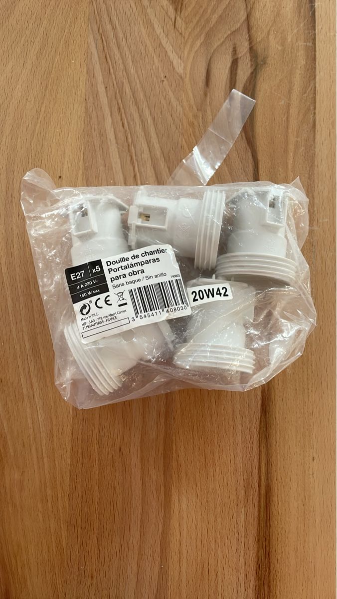 Lampen: Lot de 5 Douilles E27 230V neuves – Neu und originalverpackt aus Ogens von ced_qn5v