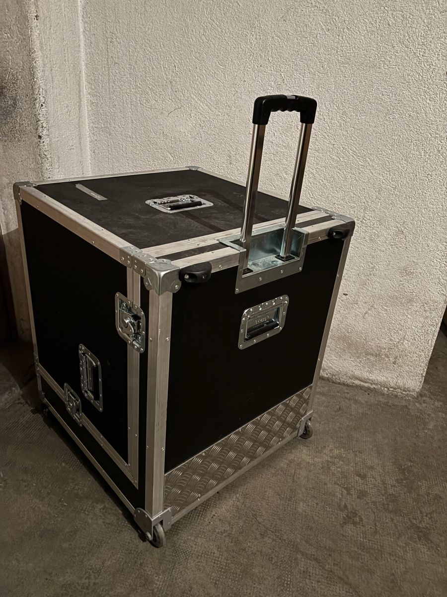 Valises de voyage: FLIGHT CASE PROFESSIONNEL SUR ROULETTES – D'occasion à Monthey par Fantabi 4