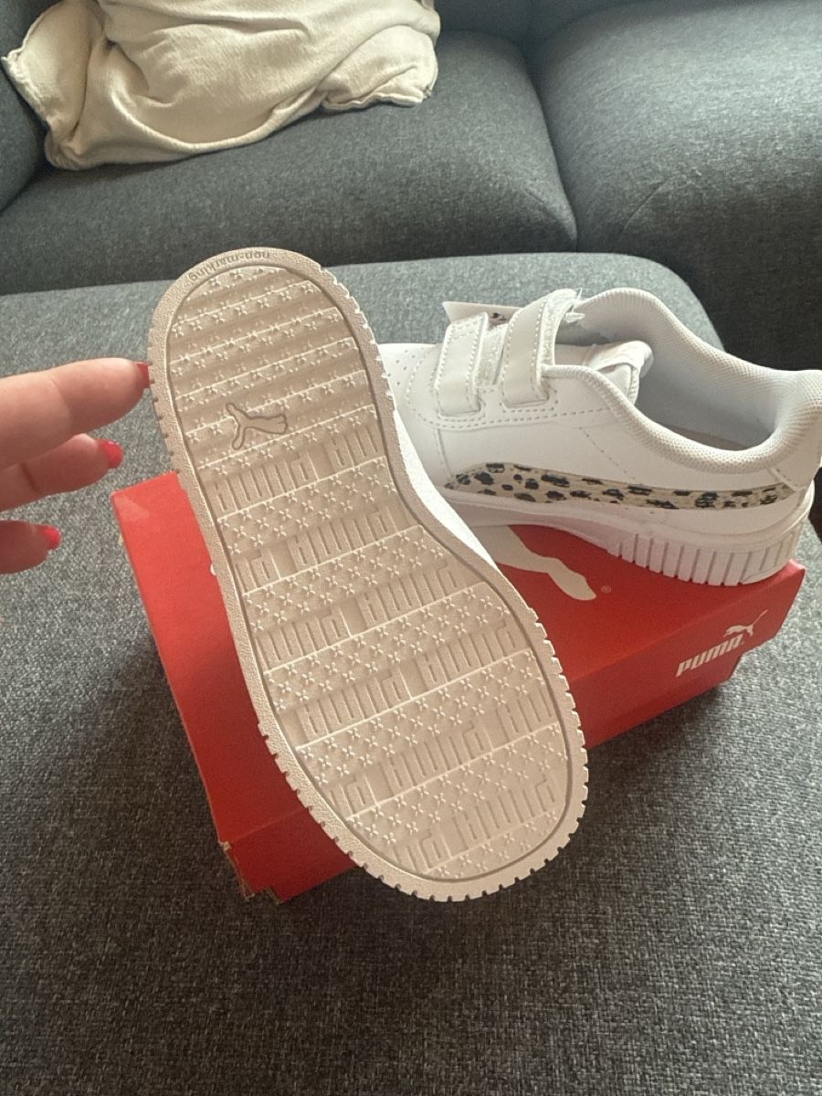 Puma Scarpe per ragazze: Baskets Puma blanches enfant taille 25 neuf – Nuovo e nell'imballaggio originale da Biel/Bienne venduto da d3lux3 1