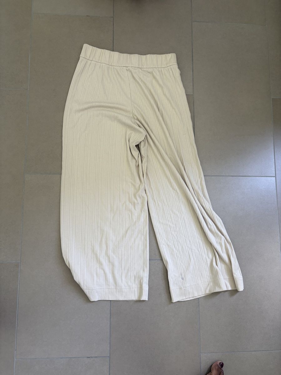 Pantaloni: Bequeme Hosen Beige – Usato da Zürich venduto da BKana