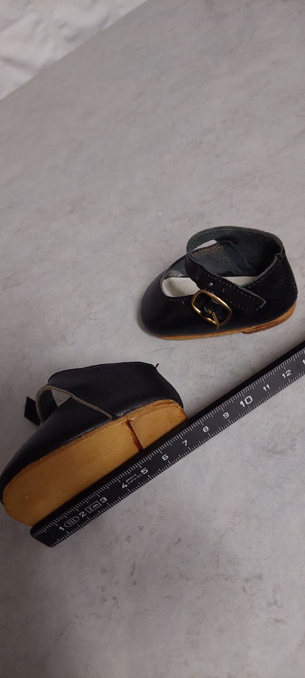 Bambole: Puppenschuhe besondere  – Nuovo (secondo la descrizione) da Muri AG venduto da nindo1 2
