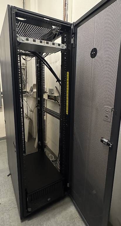 Racks & Supports: Rack informatique – D'occasion à Petit-Lancy par acetik 1