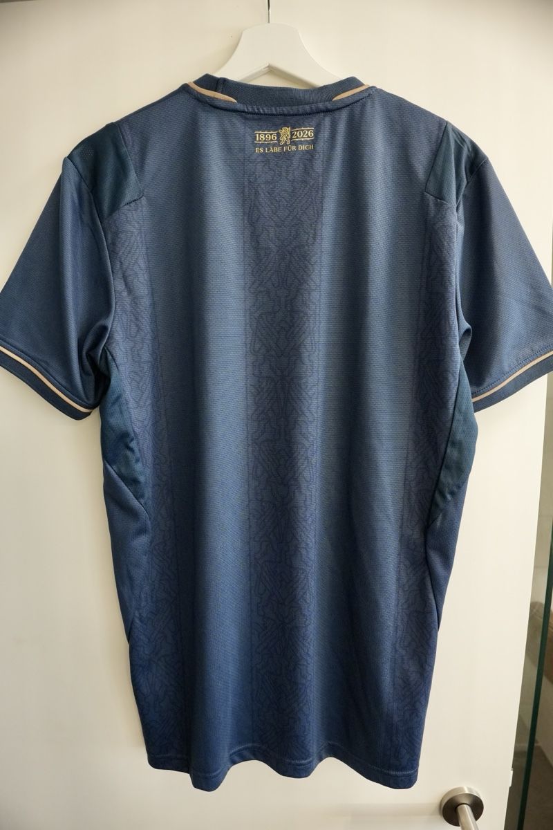 Canottiere & Pantaloni: FCZ Jubiläumsshirt, Grösse M – Usato da Staad SG venduto da 12zurich12 1