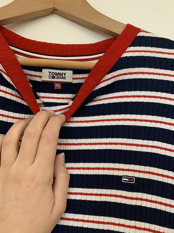 Vestiti: Robe Tommy Hilfiger XL – Usato da Biel/Bienne venduto da Nina-Beuret 2