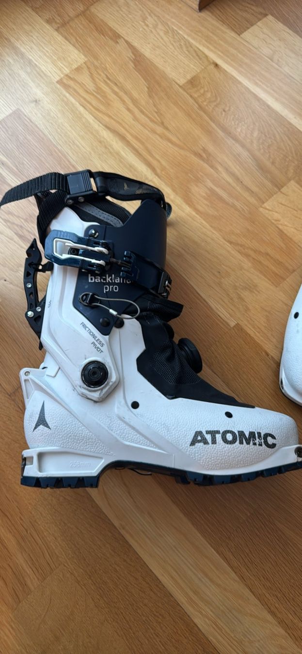 Atomic Sci: Ladies Atomic Ski Touring Set Up – Usato da Basel venduto da rob_n5cg 5