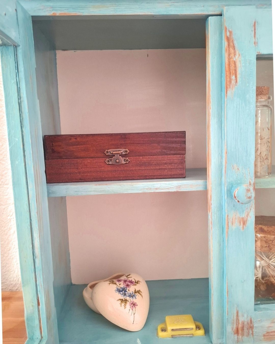 Vetrine: Kleines Holzschränkchen – Usato da Bettlach venduto da Bei_Tempi_Brocante 6