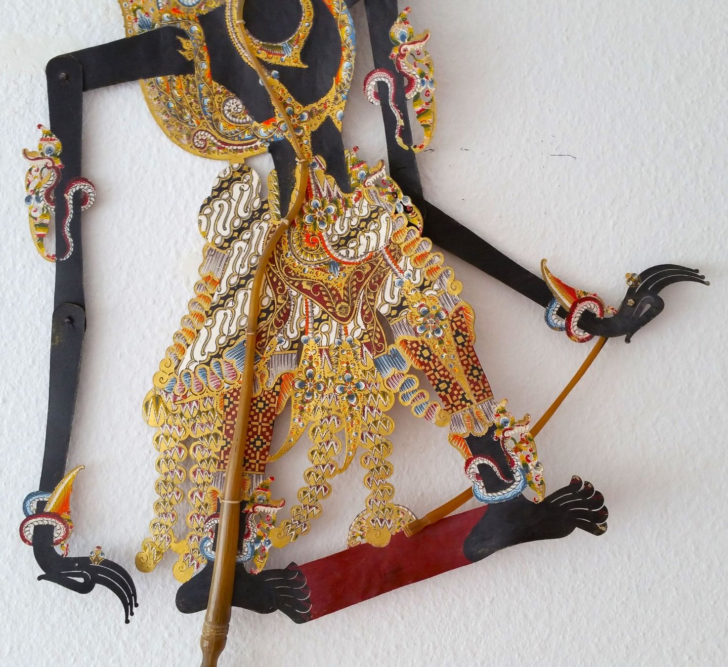 Statuette: Wayang Kulit Schattenspielfigur, Java / Indonesien 1950-80 – Usato da Oberriet SG venduto da ganesh435 2