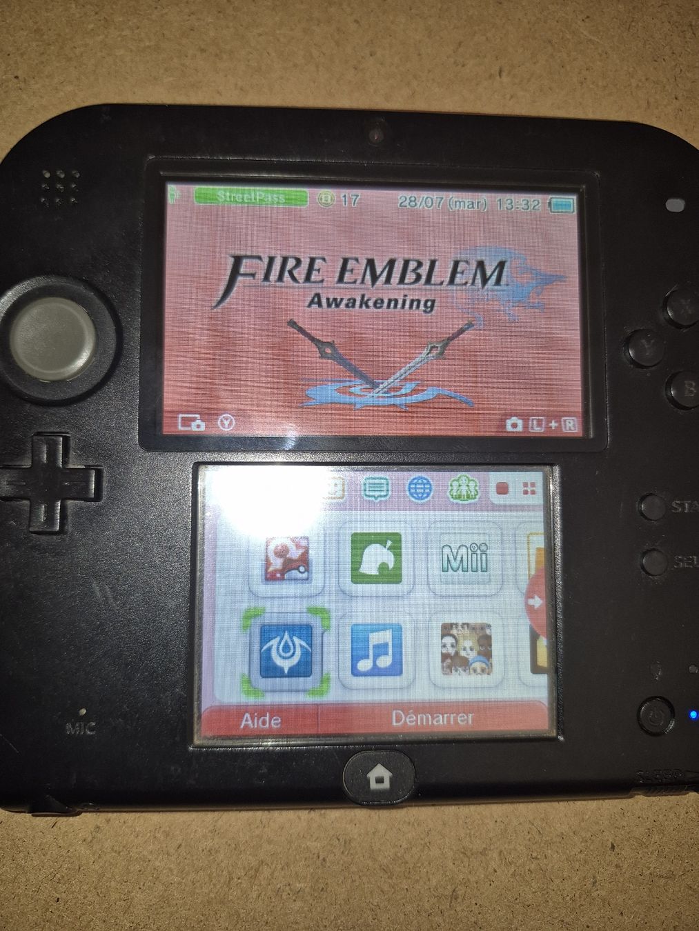 Nintendo Konsolen: Nintendo 2DS Noir et Rouge - bon état – Gebraucht aus Penthalaz von yve_wsq8 3
