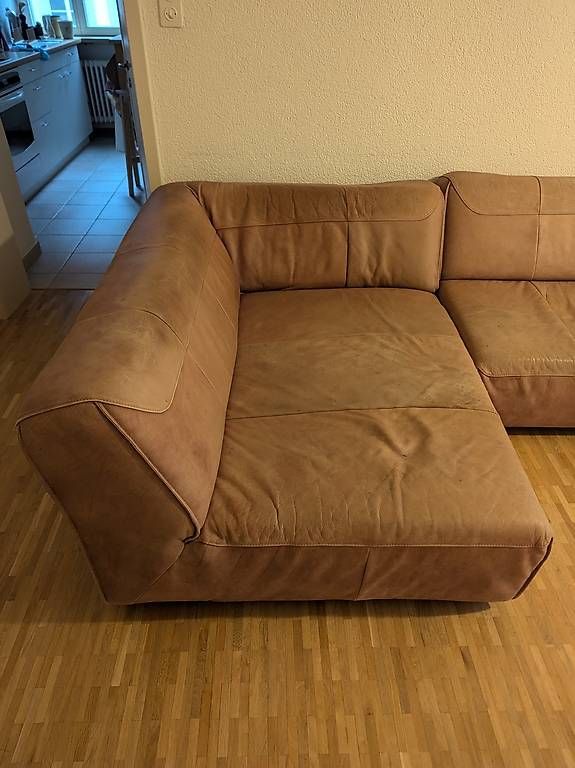 Divani: Echtleder Ecksofa mit Hocker (Braun) bequem & zeitlos – Usato da Sissach venduto da nba_d6kh 4