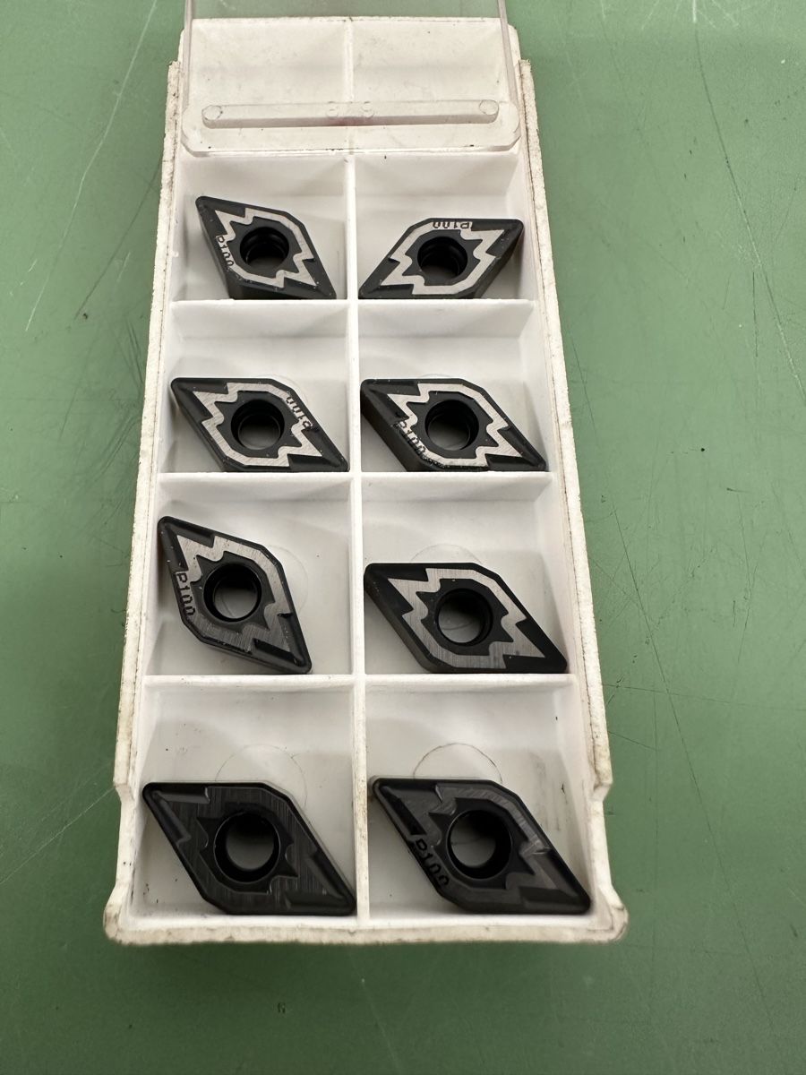 Tutti gli attrezzi: SECO Inserts, Dreheinsatz DNMG 332-M3 TP100. – Nuovo (secondo la descrizione) da Aarberg venduto da SNMachines