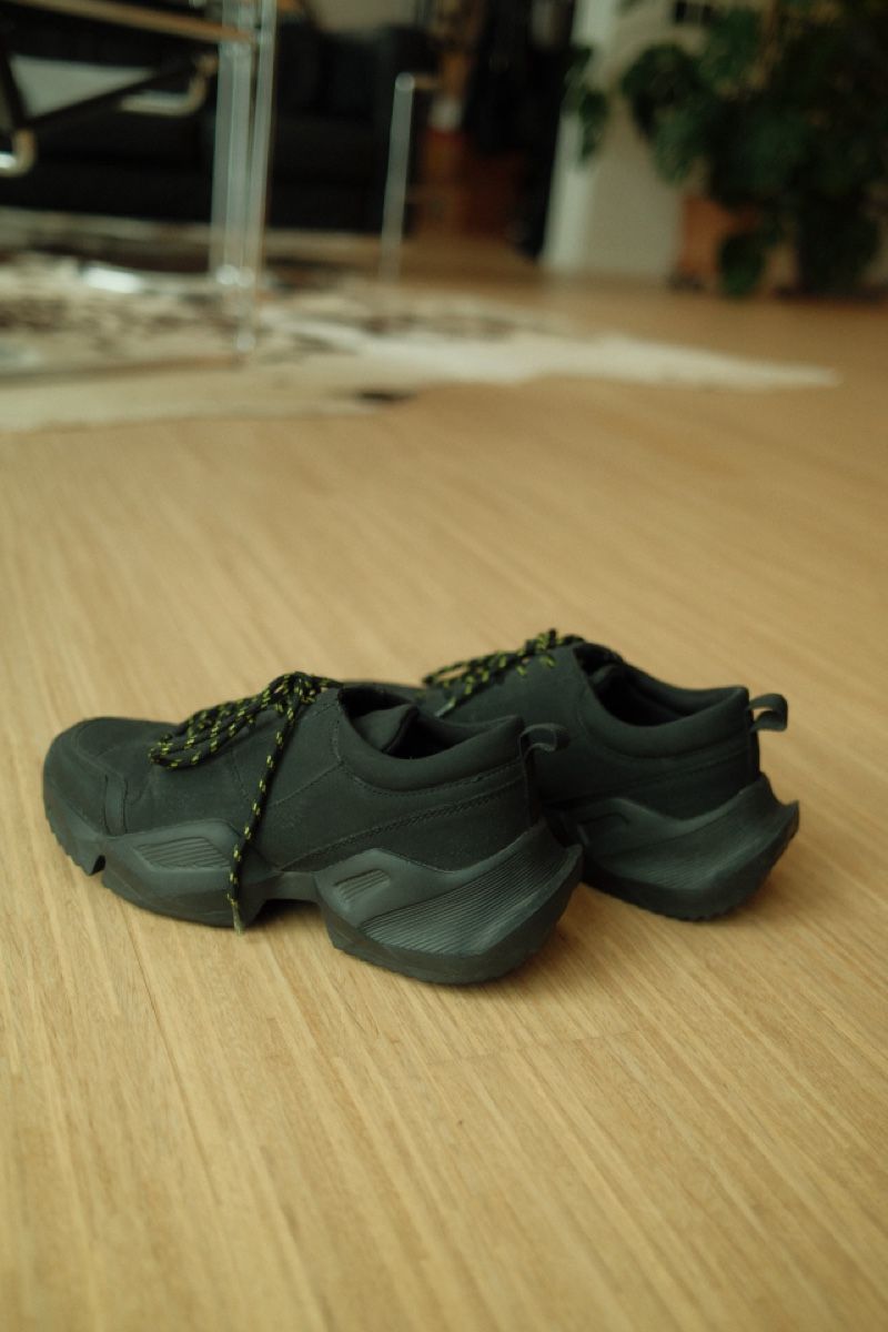 Scarpe da uomo: Schwarze Sneaker, Grösse 40 – Usato da Winterthur venduto da ZombieSpaceShark 1