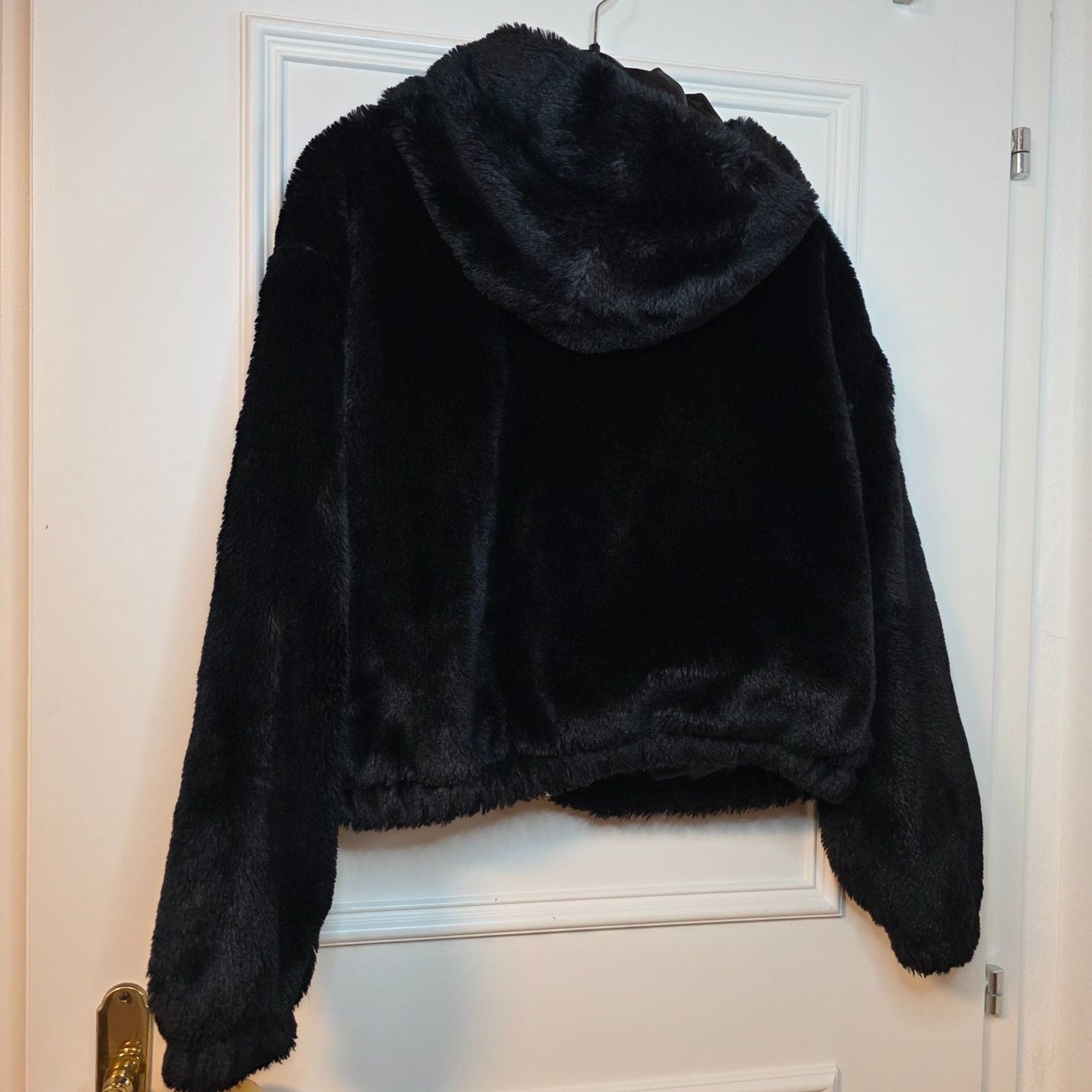 Giacche: Schwarze Teddy Jacke mit Kapuze Gr. 38 – Usato da Wald ZH venduto da CapLux 6